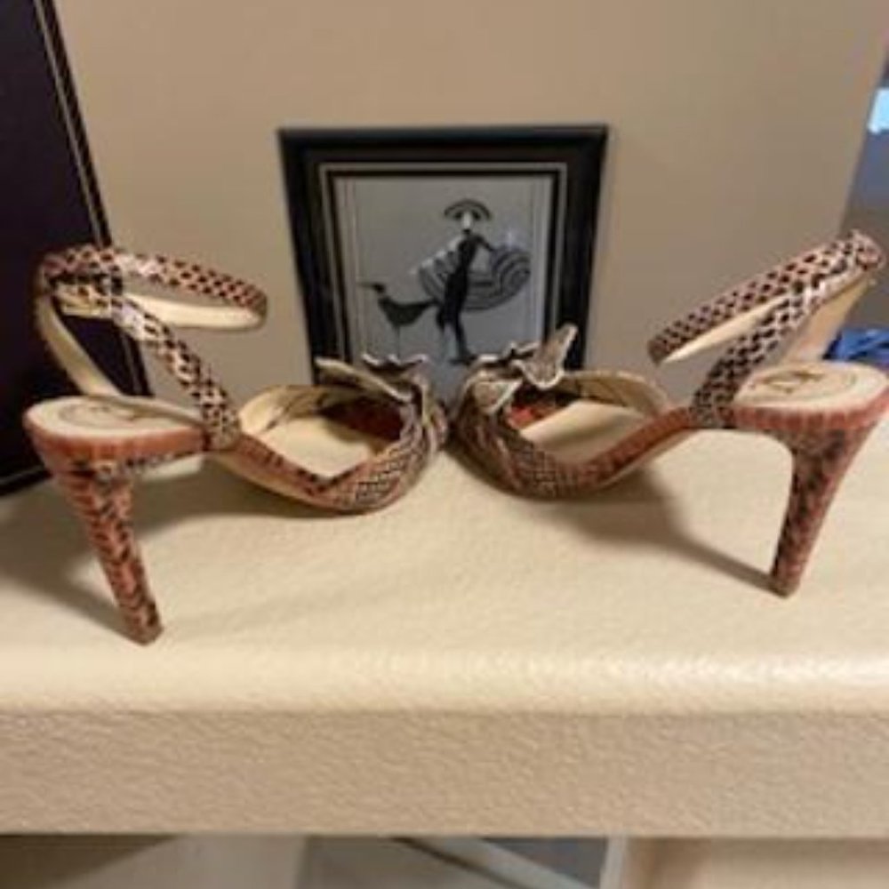Vince Camuto Signature VI-BETTIE Heels - Picture 5 of 9